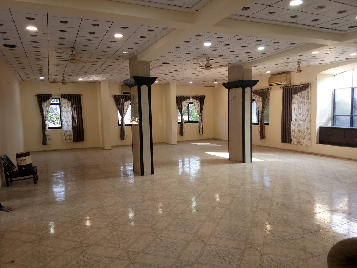 Grand Galaxy Hotel Krishna ナーシク エクステリア 写真