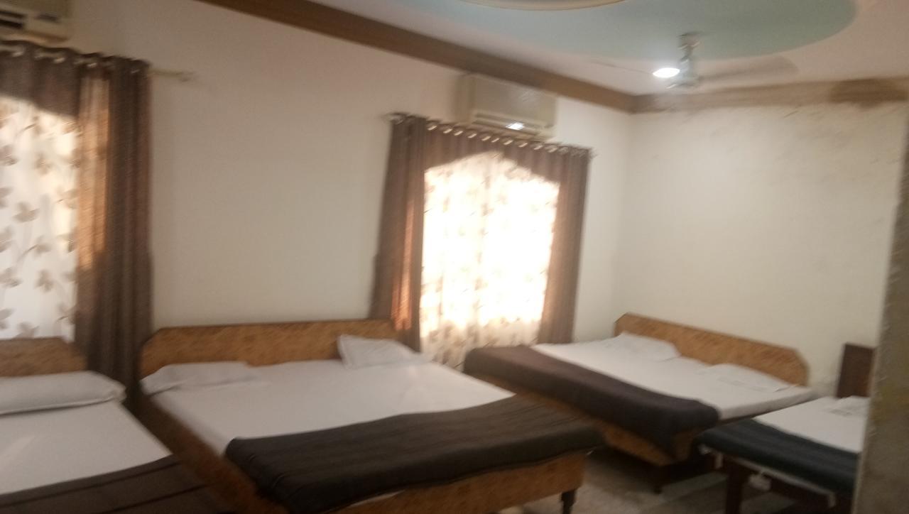 Grand Galaxy Hotel Krishna ナーシク エクステリア 写真